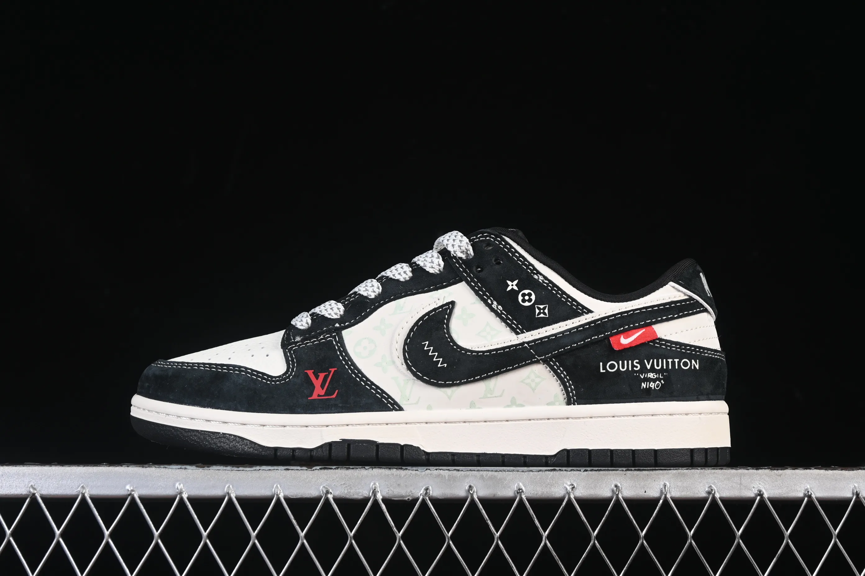 All Categories Nk SB Dunk Series Nk SB Dunk Low High-end Customized Low-top Shoes Nike SB Dunk Low LV Co-branded Double Hook Letter Flower Anniversary High-end Customized Low-top Casual Shoes CX5050-Y22
